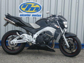 SUZUKI GSR 600