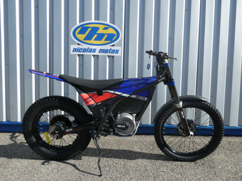 ELECTRIC MOTION ESCAPE R